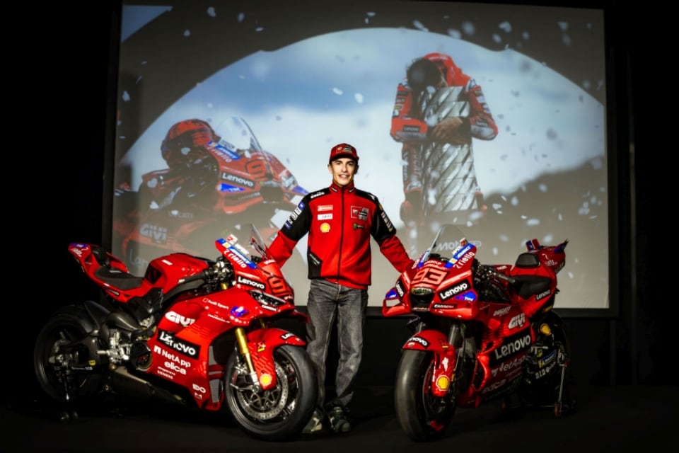 Ducati: Marquez svela la nuova Panigale V4 2025 World Champion Replica